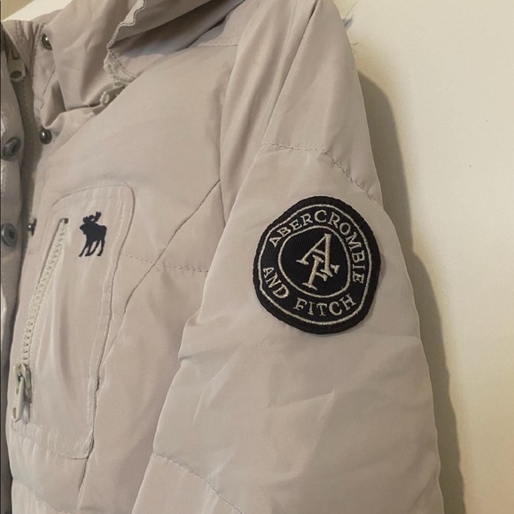 Woman’s winter jacket - Picture 3 of 4